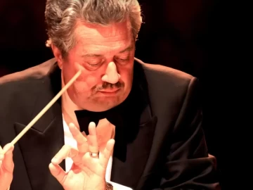 Lee Holdridge, acclaimed composer and conductor, featured in La Mirada Symphony article