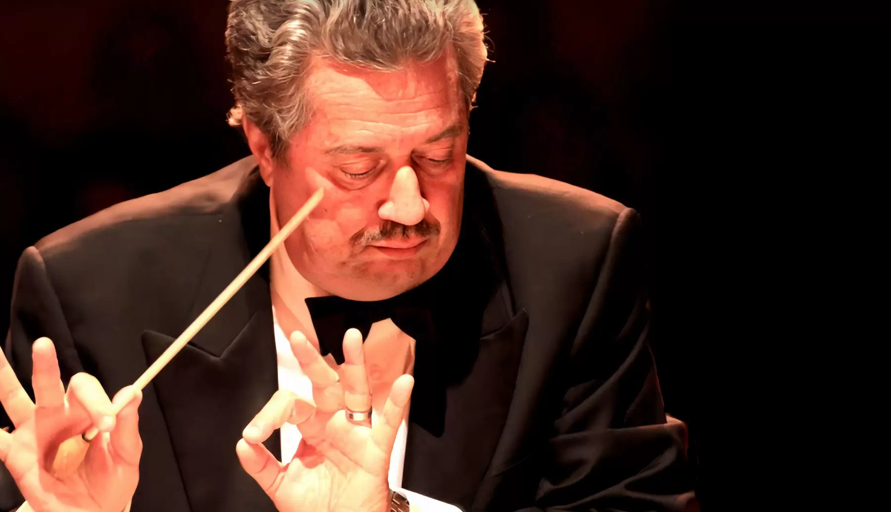 Lee Holdridge, acclaimed composer and conductor, featured in La Mirada Symphony article